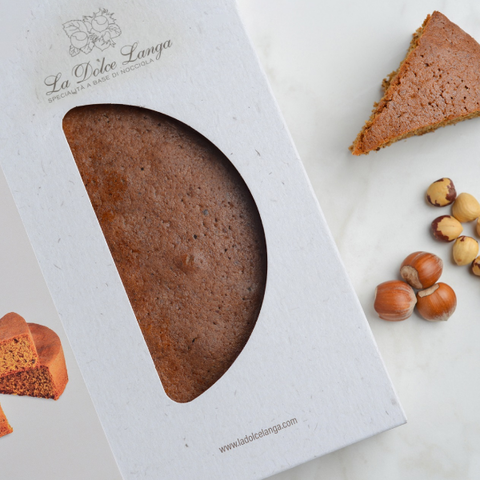 Torta di nocciola con scatola - La Dolce Langa